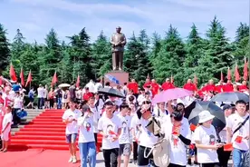 向毛主席敬献花篮你知道大家喜欢唱什么歌吗？视频封面