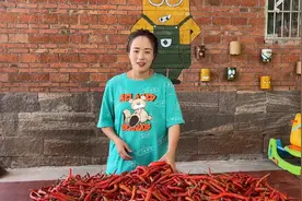 家庭版豆瓣酱制作，看小妹儿做法太简单了，满满几坛子够吃好久了