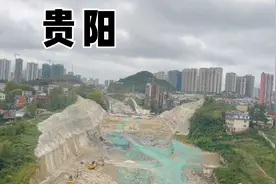 很难想象火车到达贵阳是这样的景象，其他省份很难看到视频封面