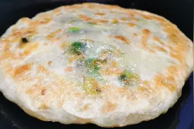 小白菜馅饼还能这样做？不破皮不露馅，特鲜嫩营养不流失，太馋人视频封面