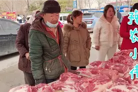 石家庄大集猪肉大降价，礼拜天买肉的人更多，看看多少钱一斤？视频封面