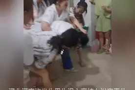 河北河南均发生男生混入高校女浴室事件，这两个男的真是丢人视频封面