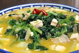 厨师长教你炖菠菜的家常做法，步骤详细，汤鲜味美下酒又下饭视频封面