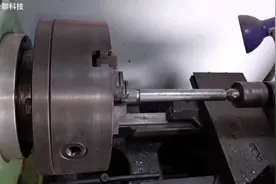 车工面试车床技术工作，一口气加工好丝杠，没想到是高手视频封面