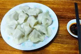 饺子馅怎么做才有汁水？原来调馅方法有3点讲究！做对才满口爆汁视频封面