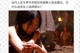 评论沙雕图片:情侣吃饭坐对面好还是旁边好？视频封面