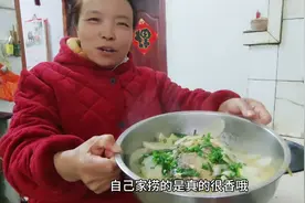 土灶自制火锅::特别美味:一顿吃了两碗饭！视频封面