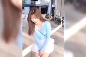 突如其来的爆笑瞬间，一起逛海洋馆，平时没发现小姨子身材这么好视频封面