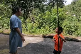 今天去外婆家去玩，发生了很多趣事。视频封面