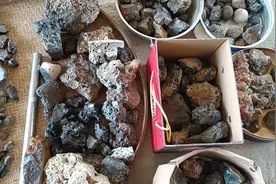亚何:真玻璃陨石，假玻璃炉渣一大堆，怎么分真假？共探讨视频封面