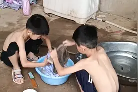 原创作品，暑假除了学习还要洗自己的衣服，自己动手，丰衣足食。视频封面
