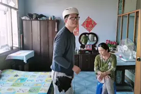 媳妇跟残疾老公说别跟公公犟嘴，犟嘴挨打活该，练好参加哥哥婚礼视频封面