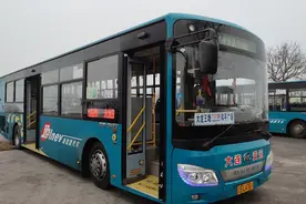 欢迎乘坐1121路公交车穿梭大龙王塘到和平广场，欣赏沿途美景。视频封面