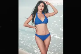 韩国小姐姐沙滩拍照视频封面