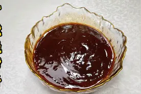 烤肉、烤馒头，烤串涂上立马提味的万能烧烤酱，熬酱配方无保分享视频封面