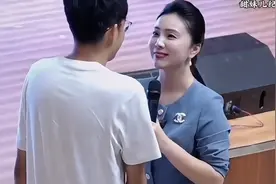 我的初恋老师，有这礼仪课，我一节课都不会翘！视频封面