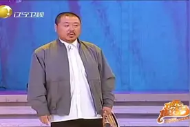 小品（卖轮椅）赵本山再遇范伟，感受曾经三人的搞笑经典，太逗了视频封面