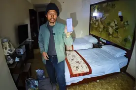 骑行来到库尔勒入住旅店，把身上脏衣服洗干净，点个外卖吃顿好的视频封面