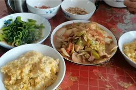 老奶奶今天做个小米玉米高梁米粥，做法简单，多吃粗粮饭有益健康