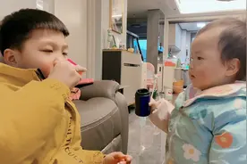 哥哥带妹妹过家家视频封面