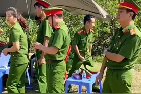 越南女兵实弹射击视频封面