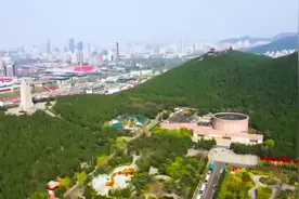 济外开元国际分校小学生走进社区 听老党员讲述感人故事图片