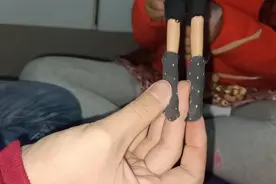 童年的回忆，给芭比娃娃做袜子。