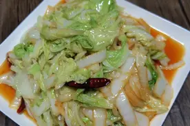 炒白菜，直接下锅就错了，教您饭店不外传的窍门，鲜嫩脆爽不出水视频封面