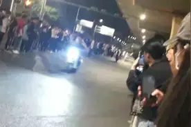 南宁00后鬼火少年，上演速度与激情，改装车的速度吓死人视频封面