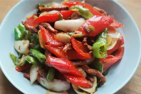 青红辣椒炒百合，味道和颜色超级棒，不信你试一试！视频封面