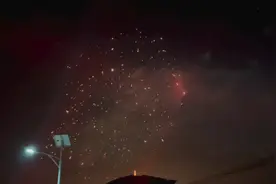 久别的长沙橘洲焰火燃放，今晚归来。20：30——8：45，时长仅15视频封面