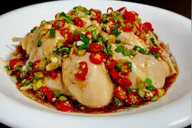 原来饭店大厨做的葱油鸡腿这么好吃，葱香浓郁，鲜嫩Q弹，超好吃视频封面