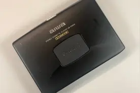 爱华九十年代高端随身听，全金属机身，和px1000同芯，音质好到爆视频封面