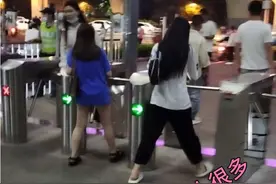 苏州电子厂下班人很多，美女也多视频封面