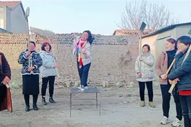 美女们个个厉害我也得给点力😄完美抖起来视频封面