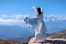 人声兄弟/杨坤演唱《像雾像雨又像风》魔性嗓音，太好听视频封面