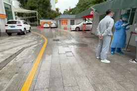 今天到中医院康复科，人特别多，门口做核酸检查却没什么人视频封面