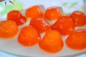 端午包粽子咸蛋黄不用买，在家1晚上就能腌好，个个晶莹剔透！视频封面
