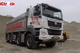太拖拉Phoenix 8x8自卸车，配全轮转向。视频封面