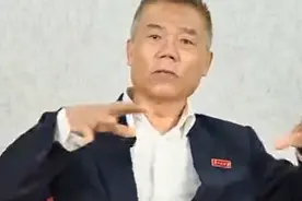 司马南出生在黑龙江依安农场劳改队，他是731部队的劳改犯接生的视频封面