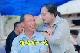 婚期前一天，大家都在忙着为婚礼做准备，爸妈状态却有些反常呀视频封面
