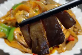 厨师长教你素炒平菇的家常做法，步骤详细，鲜香入味下酒又下饭视频封面