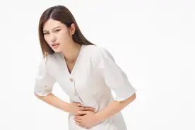 粉丝来信：女性做“肠镜”，男医生来做，隐私还能受到保护吗？视频封面
