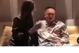 七夕当天，在KTV点到曾经暗恋的学校校花，小伙激动的哭了！视频封面