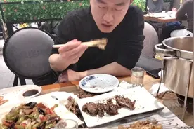 朋友喝酒聊天！句句入心！谈谈心里话，不亦乐乎视频封面