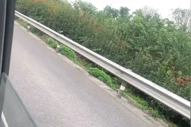 占用应急车道！@成都交警 成都绕城高速，@文明成都视频封面