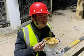 老公跟公公联系的太少，萌萌嘱咐张龙与爸爸多沟通！视频封面