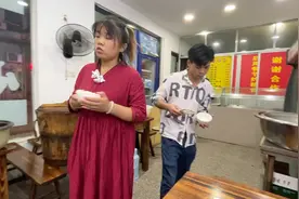 芳芳跑了一下午，到了天黑才找到，流浪大姐真是操心呀视频封面