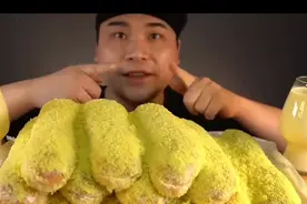 @［韩国吃播］香蕉奶油面包和牛奶😋😋视频封面