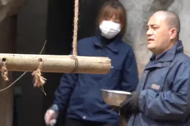 熊孩子今天都没费爷爷，一会儿就陆续跑回家了！视频封面